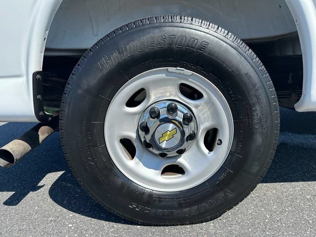 Used 2025 Chevrolet Express 3500 LT w/ LT Preferred Equipment Group RWD image 30