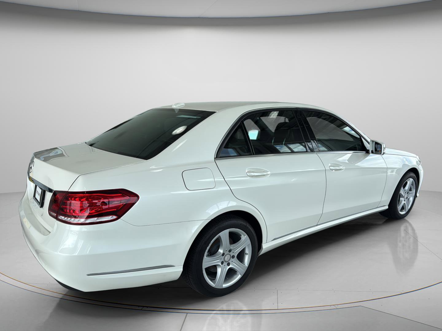 Used 2016 Mercedes-Benz E 350 Sedan image 13