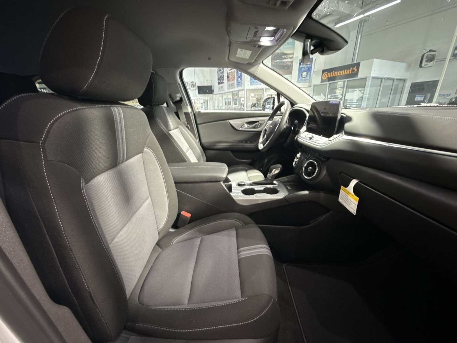 New 2026 Chevrolet Blazer LT w/ Convenience Package FWD image 27
