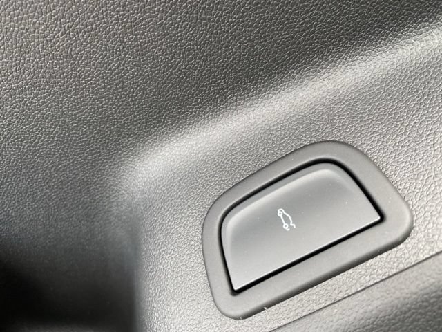 Used 2026 GMC Acadia Elevation w/ Elevation Premium Package AWD/4WD image 18