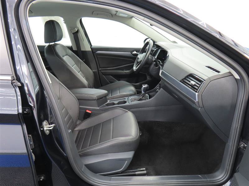 Used 2024 Volkswagen Jetta SE FWD image 30