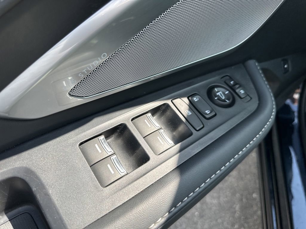 Used 2025 Acura RDX w/ Technology Package AWD/4WD image 17