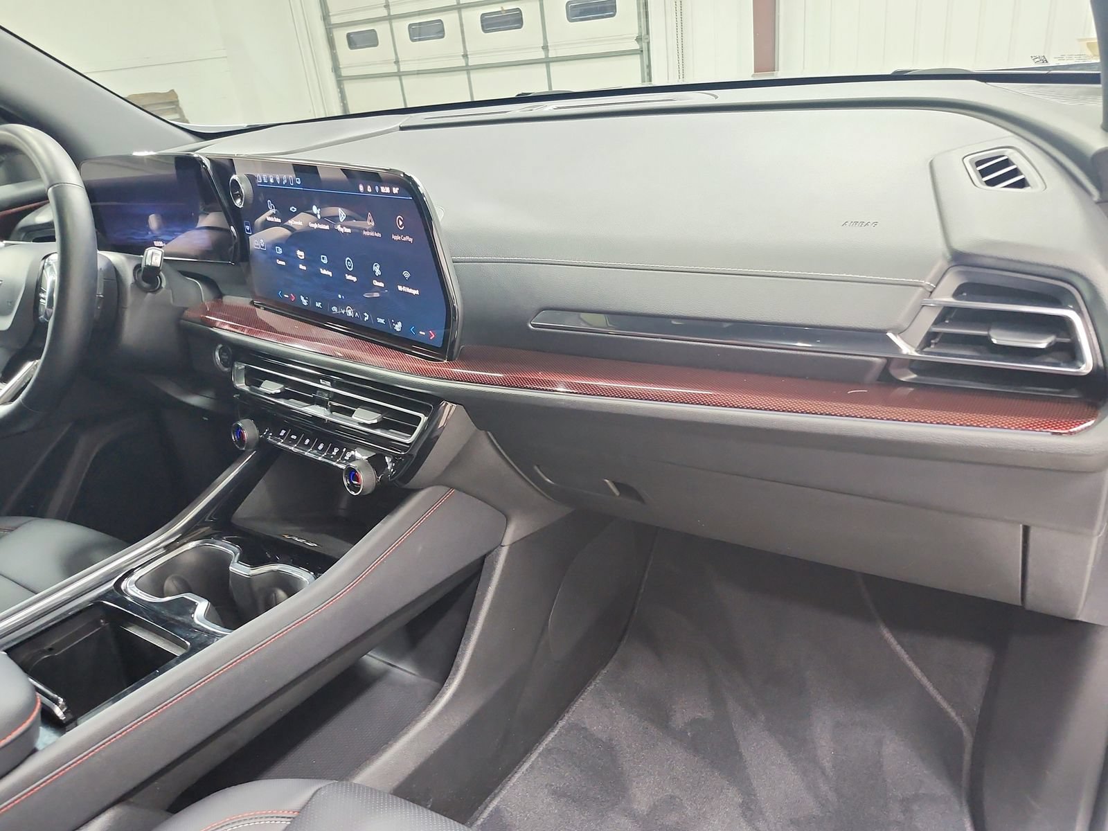 Used 2025 Chevrolet Traverse Z71 AWD/4WD image 41