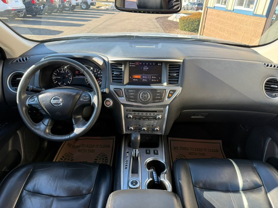 Used 2017 Nissan Pathfinder SL image 25