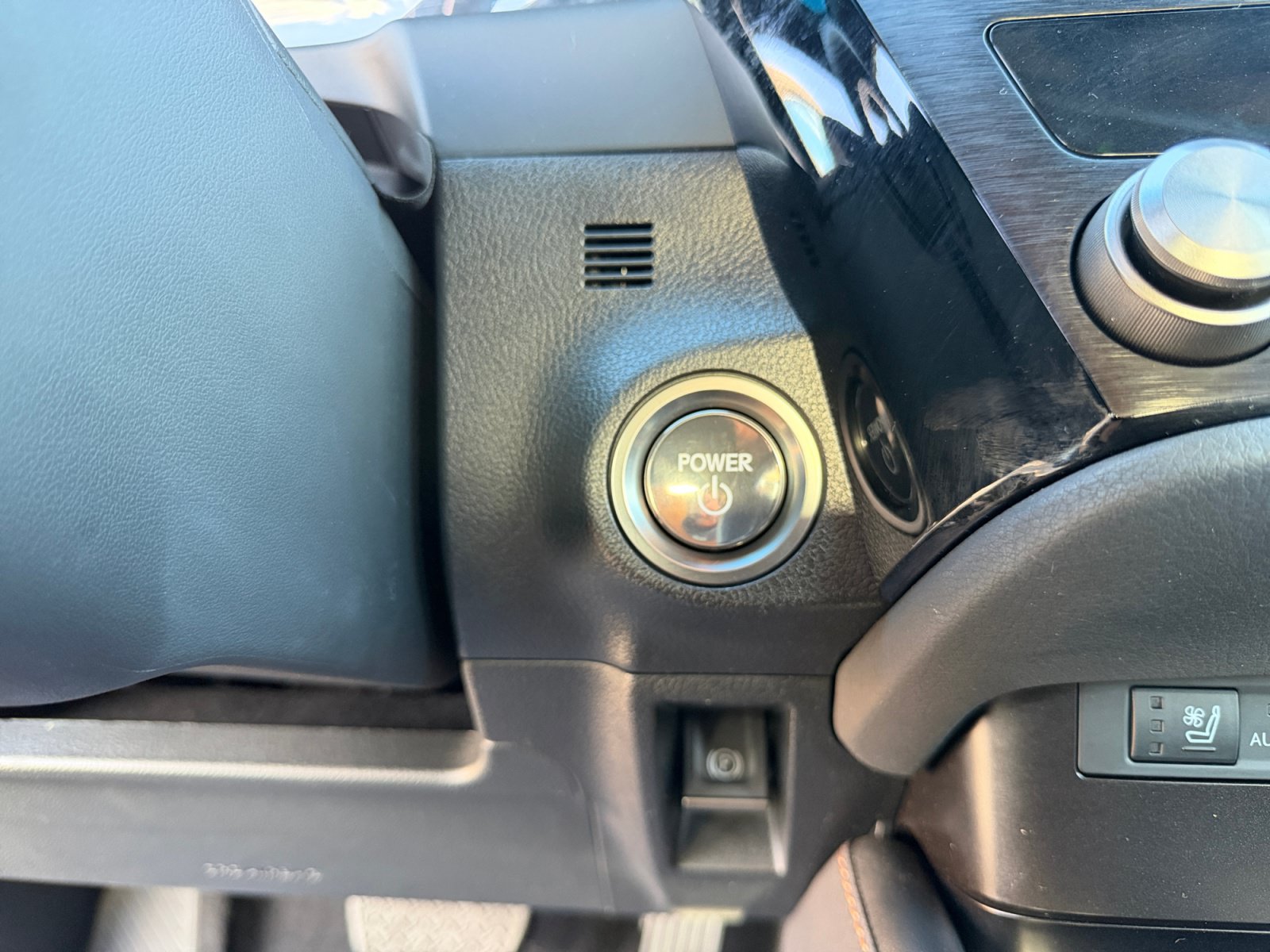 Used 2024 Lexus ES 300h w/ Premium Package FWD image 28