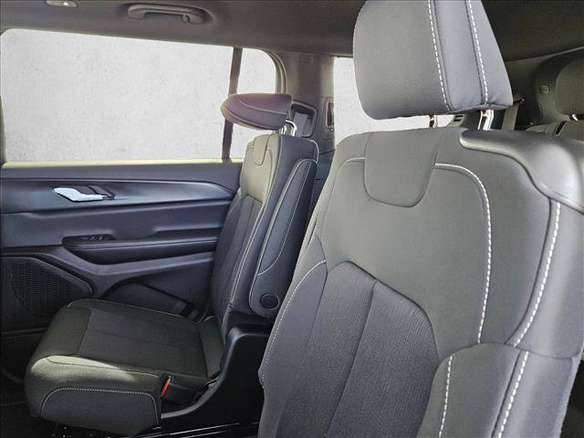 New 2026 Jeep Grand Cherokee L 4WD image 16