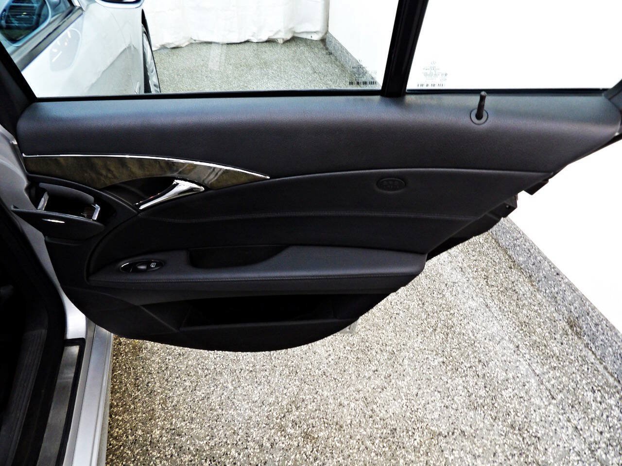 Used 2007 Mercedes-Benz E 350 4MATIC Sedan image 12