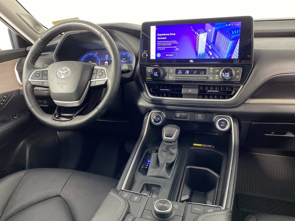 Used 2025 Toyota Grand Highlander AWD image 14