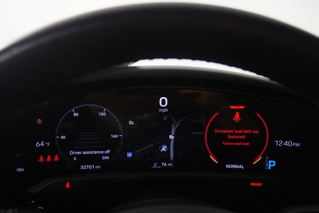 Used 2022 Porsche Taycan image 25