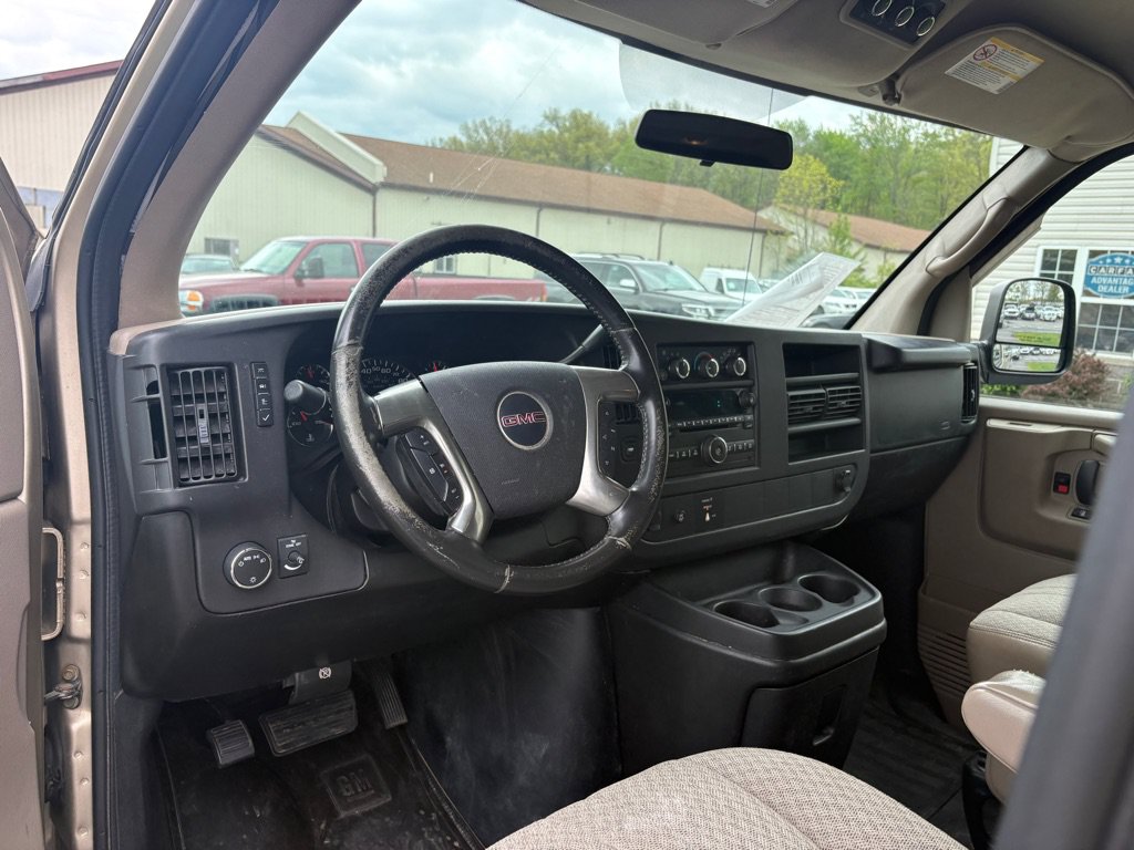 Used 2008 GMC Savana 3500 Extended Passenger w/ LT Preferred Equipment Group RWD image 14