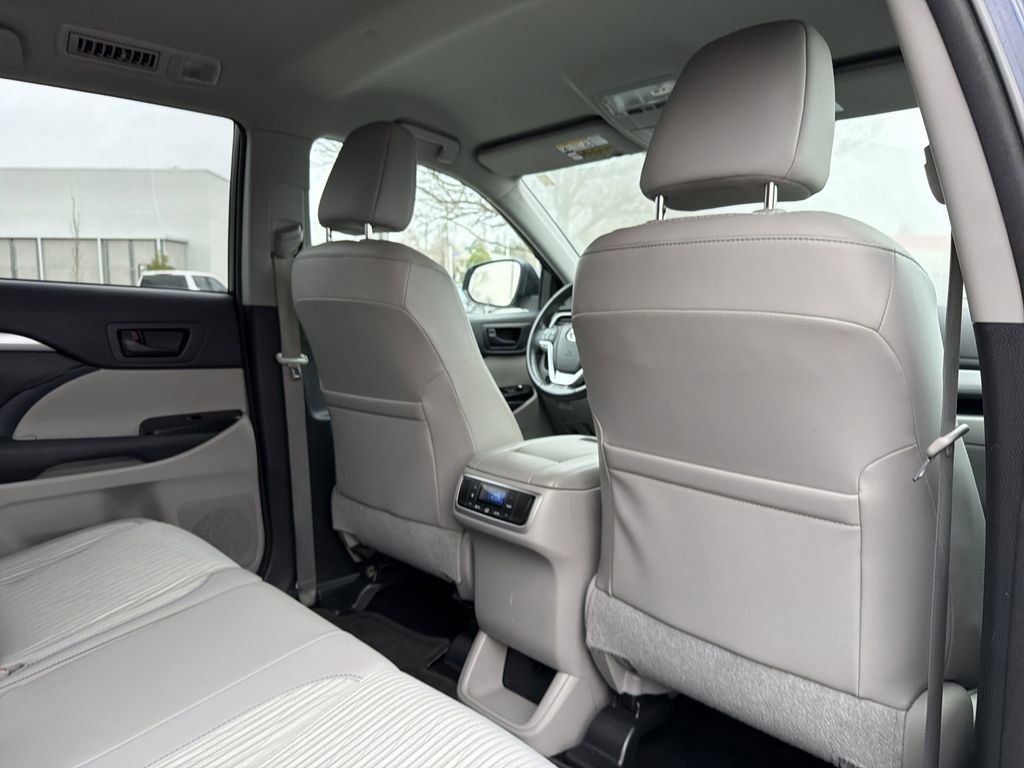 Used 2014 Toyota Highlander Plus image 24