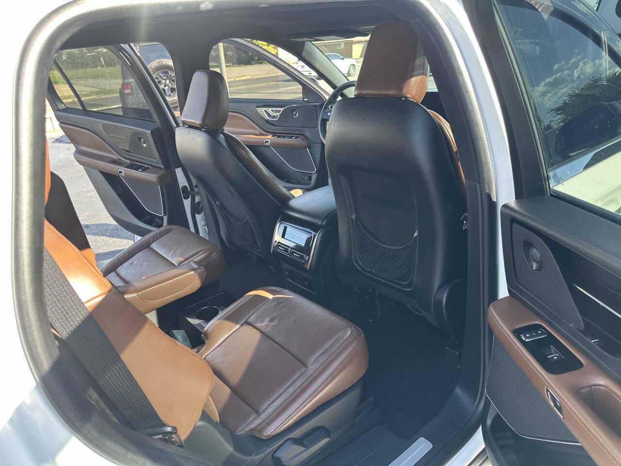 Used 2021 Lincoln Aviator Reserve w/ Equipment Group 201A AWD/4WD image 18