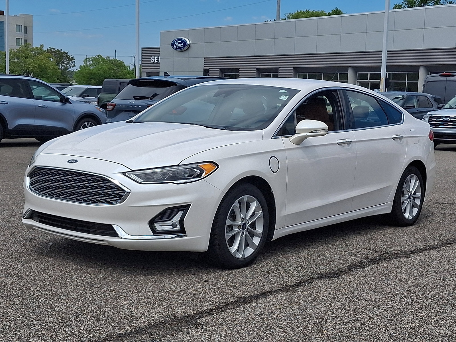 Used 2019 Ford Fusion Energi Titanium FWD image 5