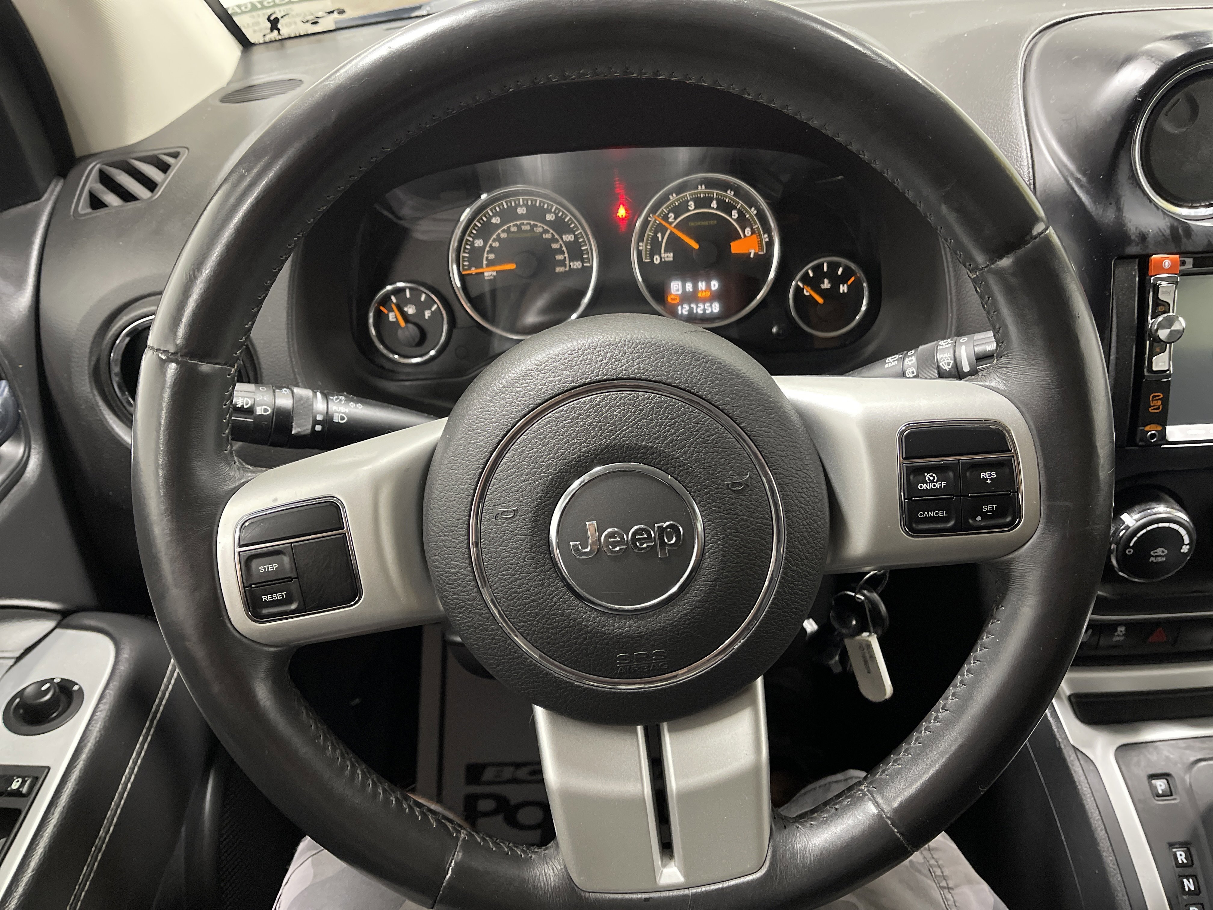 Used 2015 Jeep Compass Latitude image 30