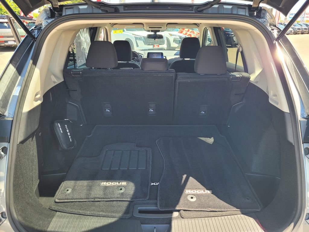 Used 2025 Nissan Rogue S FWD image 25