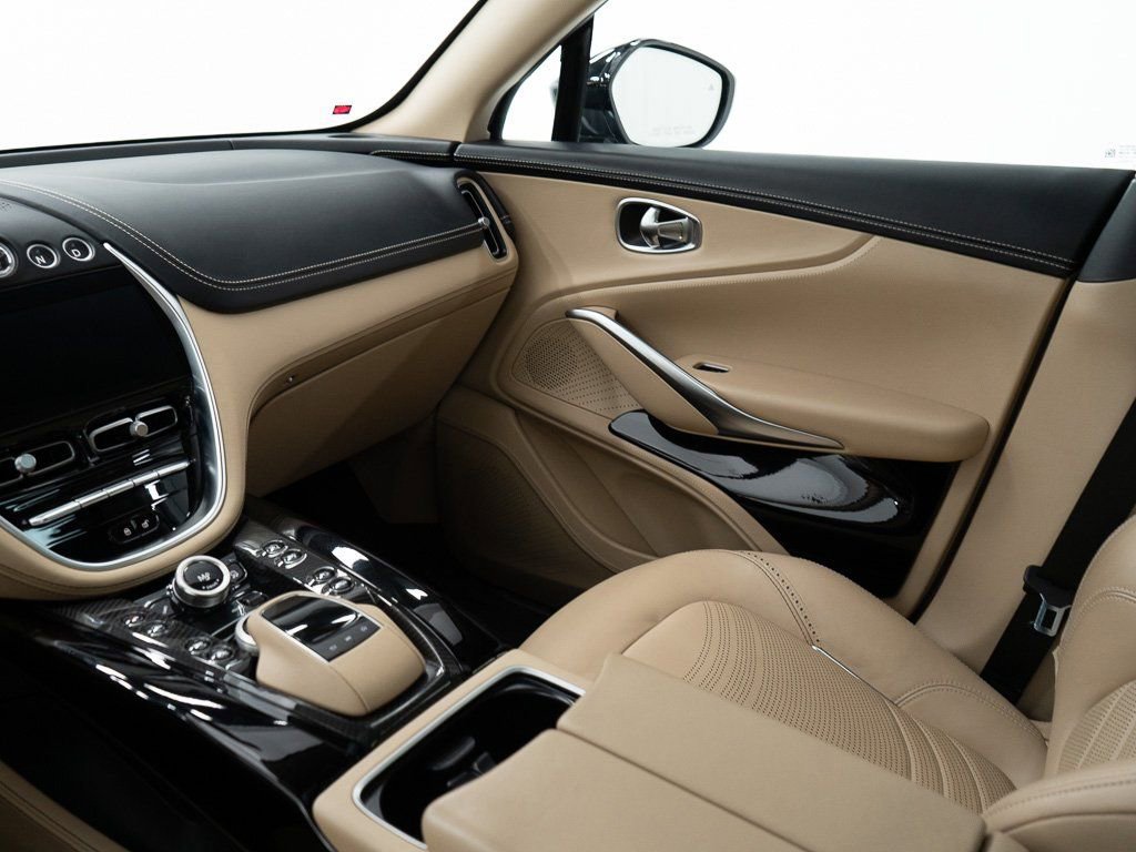 Used 2023 Aston Martin DBX 707 image 29