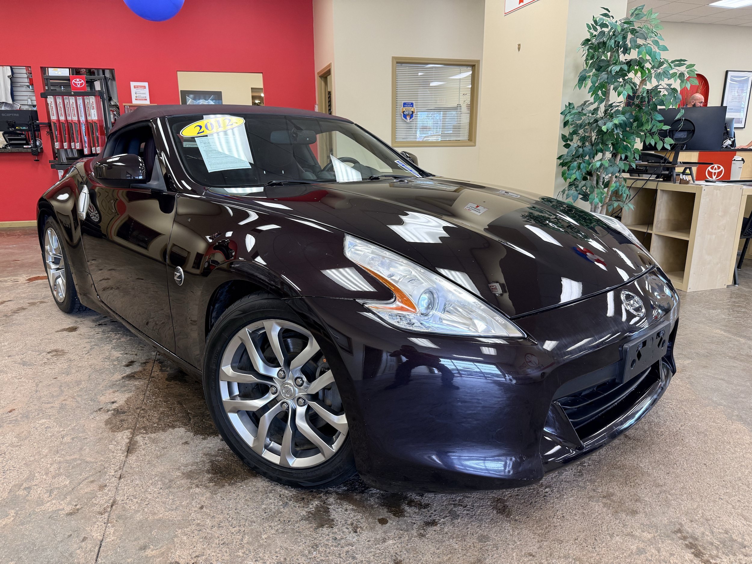 Used 2012 Nissan 370Z Touring RWD image 11