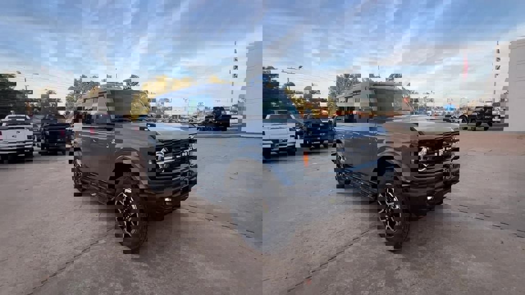 New 2025 Ford Bronco Outer Banks image 8