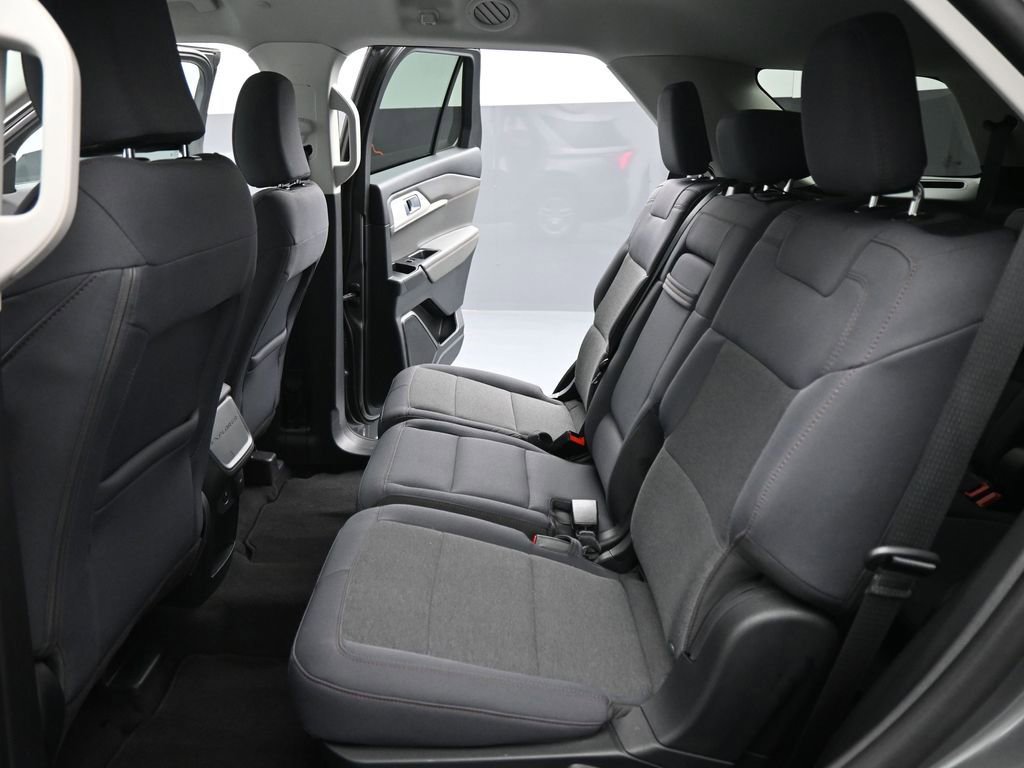 Certified 2025 Ford Explorer Active image 16