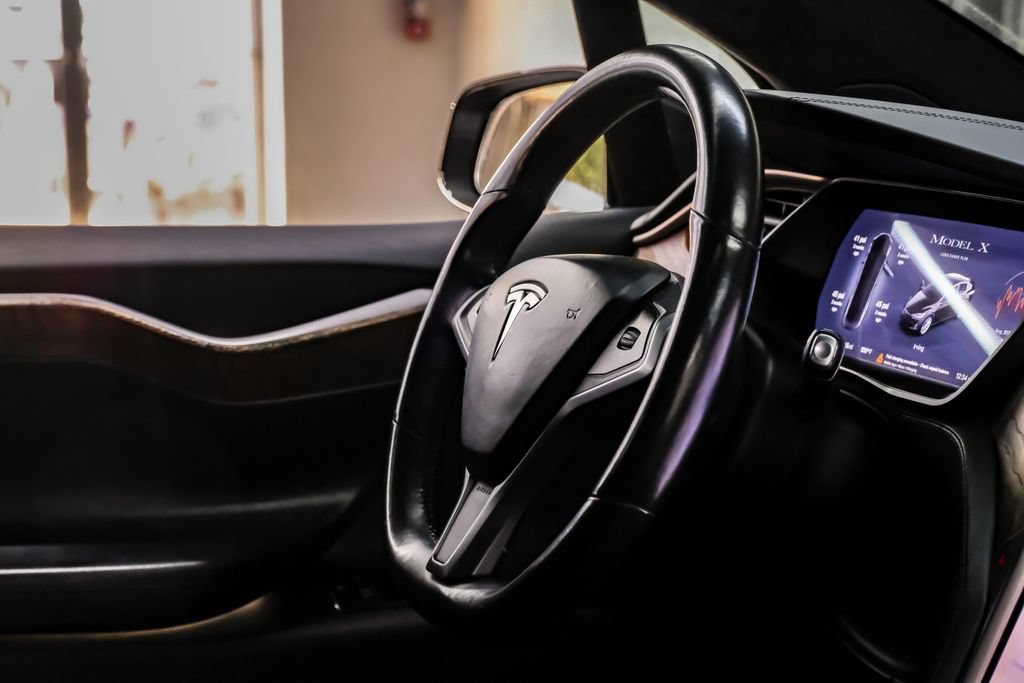 Used 2020 Tesla Model X Long Range AWD/4WD image 24