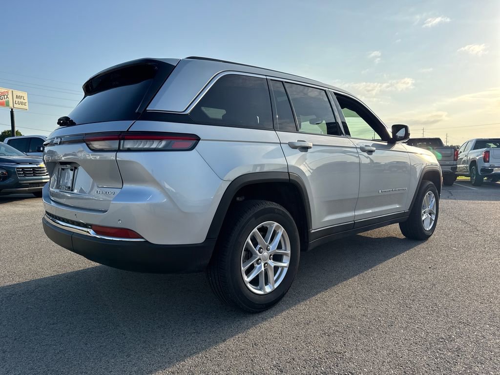 Used 2024 Jeep Grand Cherokee Laredo X w/ Trailer Tow Package AWD/4WD image 8