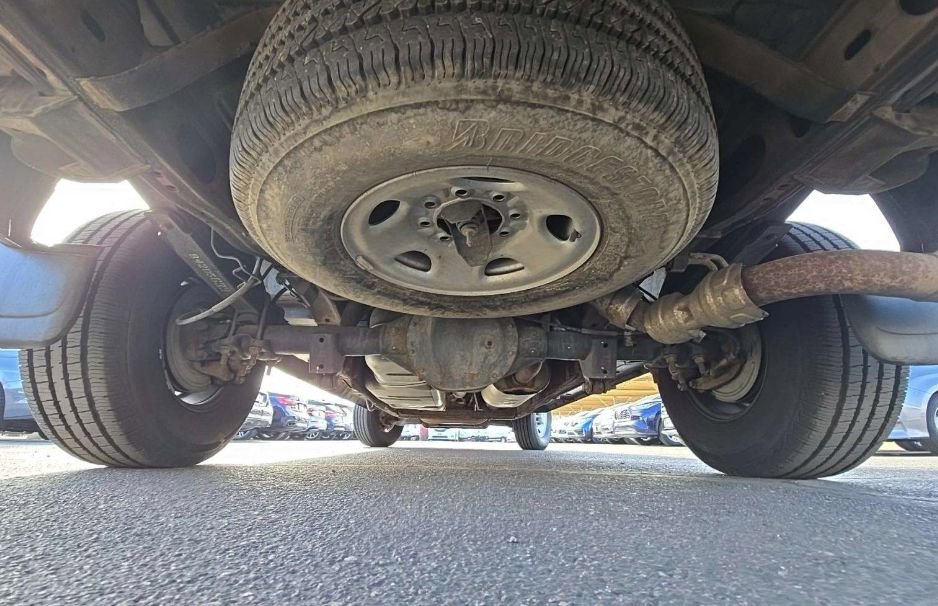 Used 2018 Chevrolet Express 2500 w/ Driver Convenience Package image 16