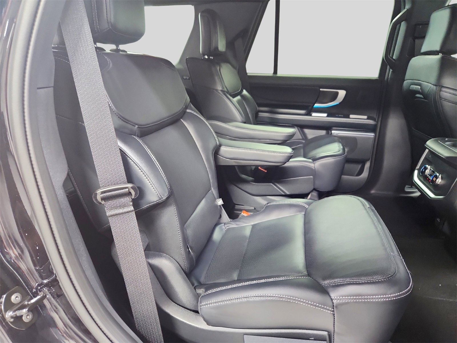 New 2025 Ford Expedition Platinum image 41