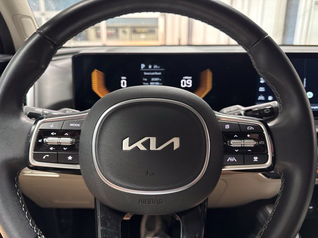 Used 2025 Kia Sorento S w/ Panoramic Sunroof Package FWD image 12