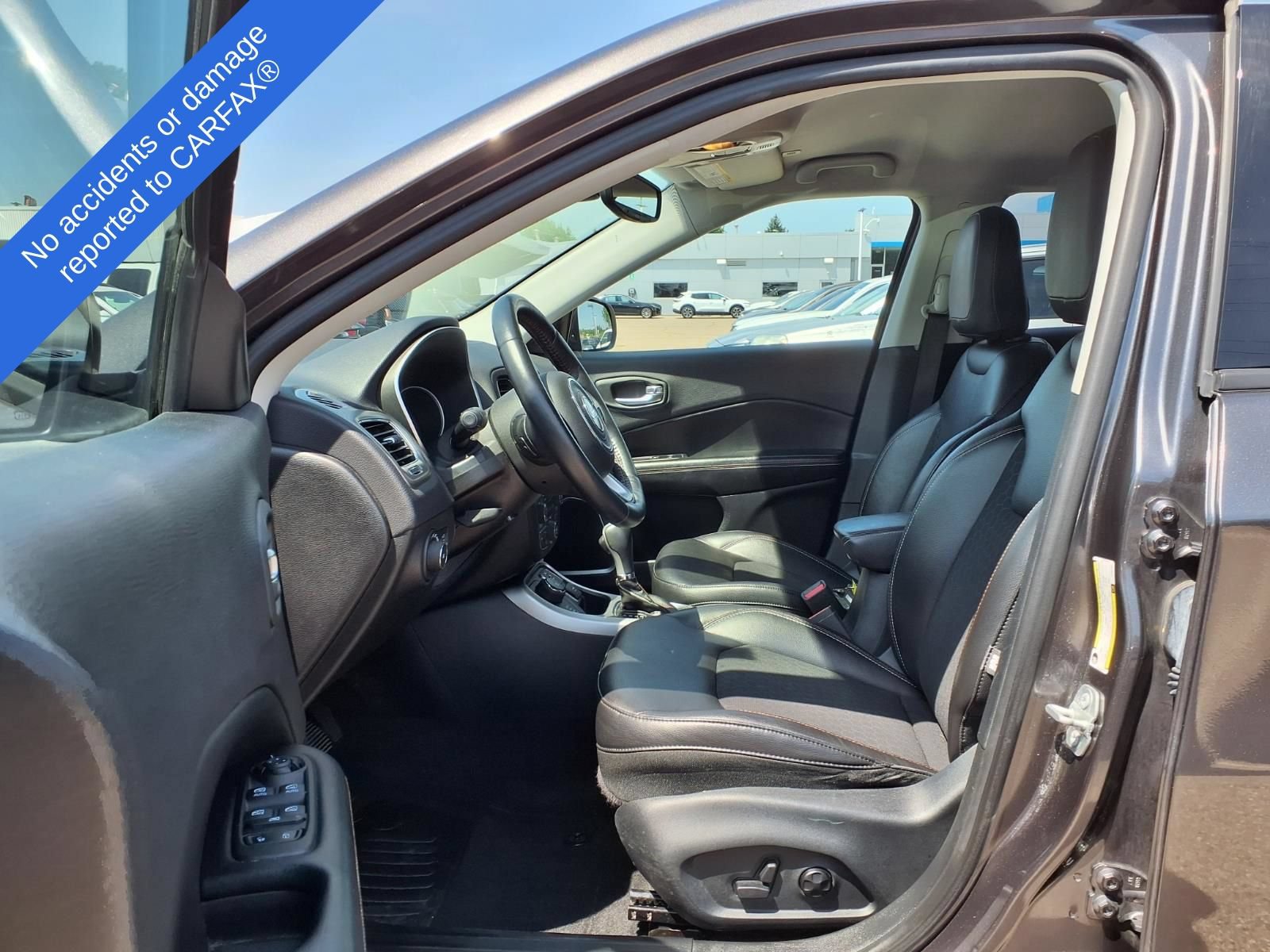 Used 2018 Jeep Compass Latitude w/ Popular Equipment Group AWD/4WD image 19
