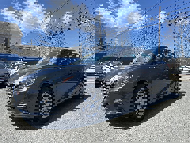 Used 2015 MAZDA MAZDA3 i SV FWD image 1