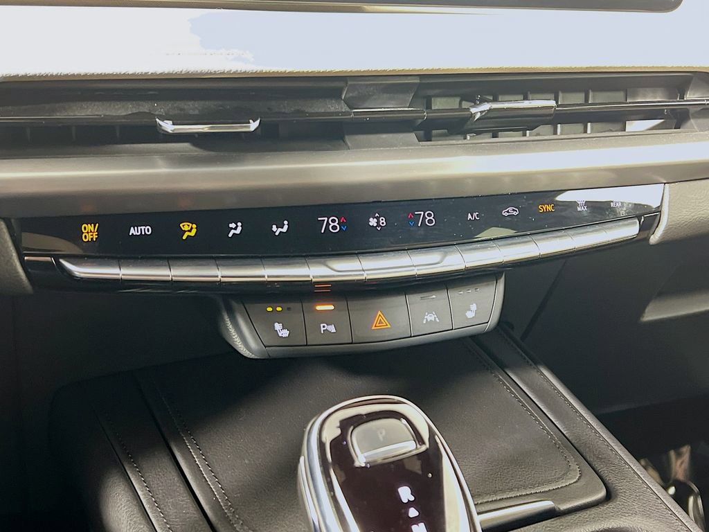 Used 2024 Cadillac XT4 Luxury image 34