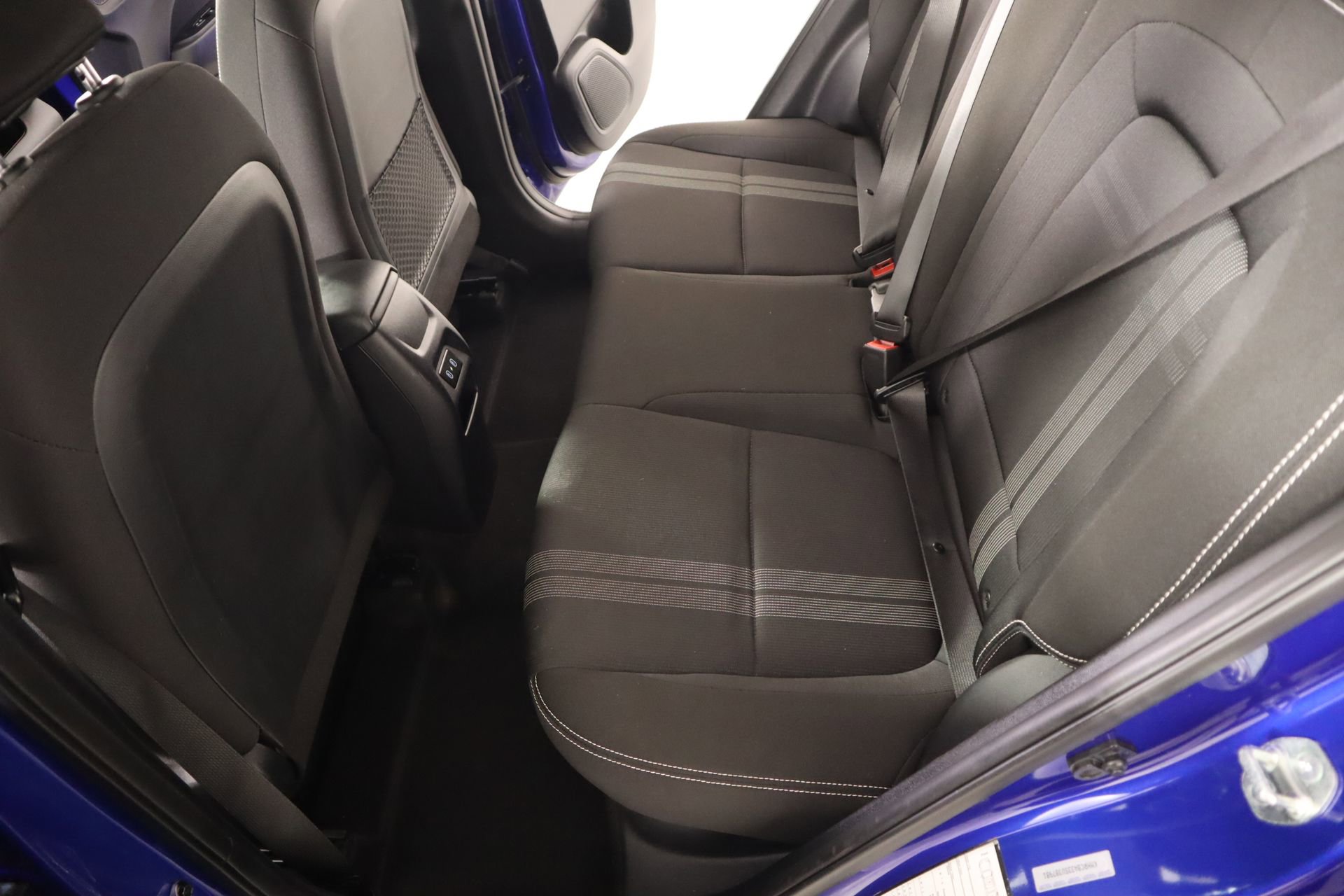 Used 2025 Hyundai Venue SEL image 11