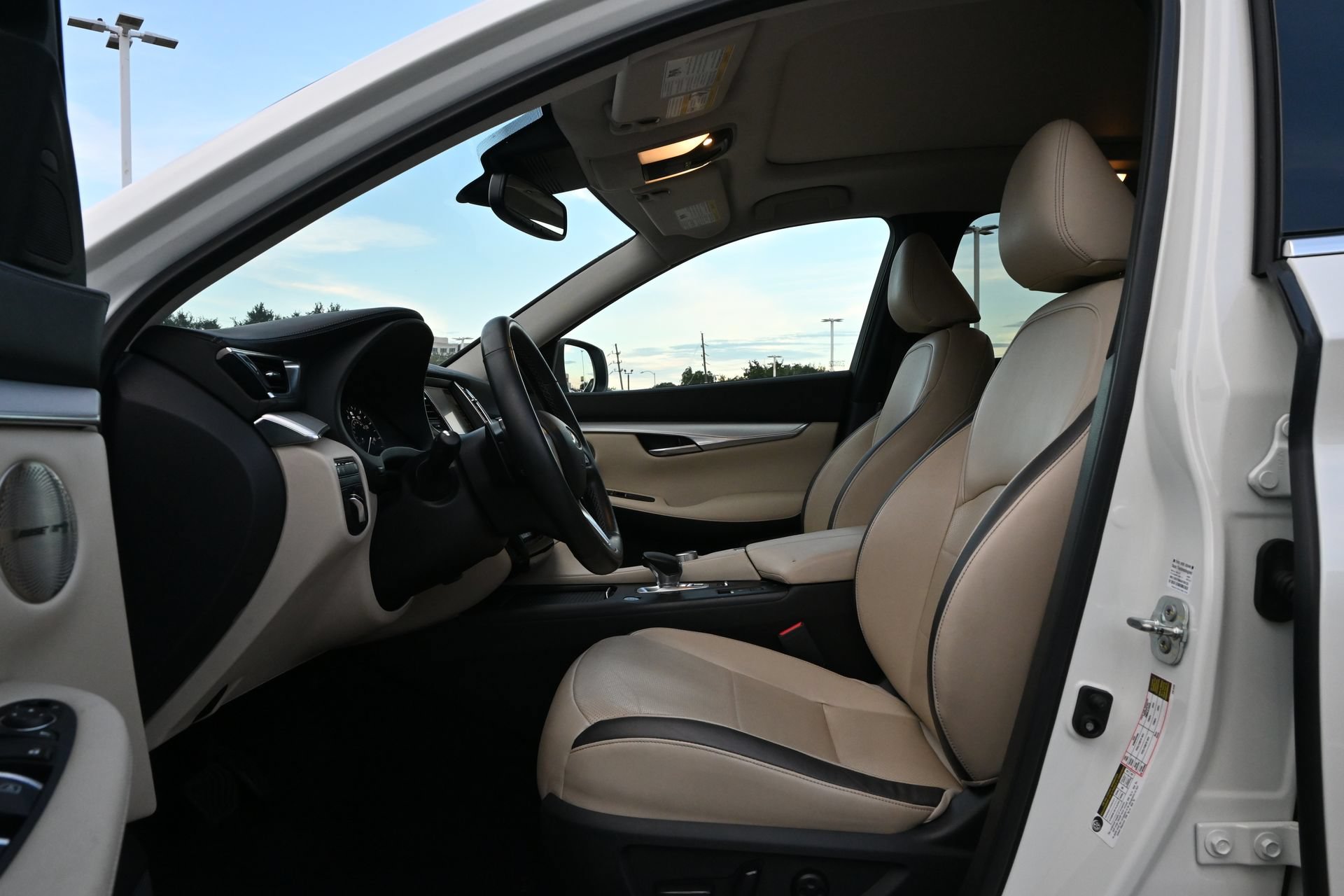 Used 2022 INFINITI QX50 Essential FWD image 18