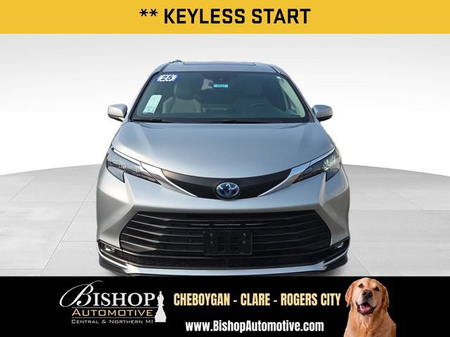Used 2025 Toyota Sienna XLE FWD image 16