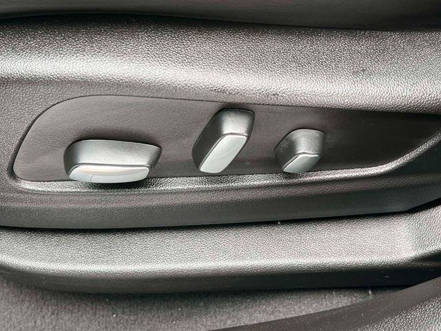 Used 2024 Cadillac XT6 Premium Luxury image 15