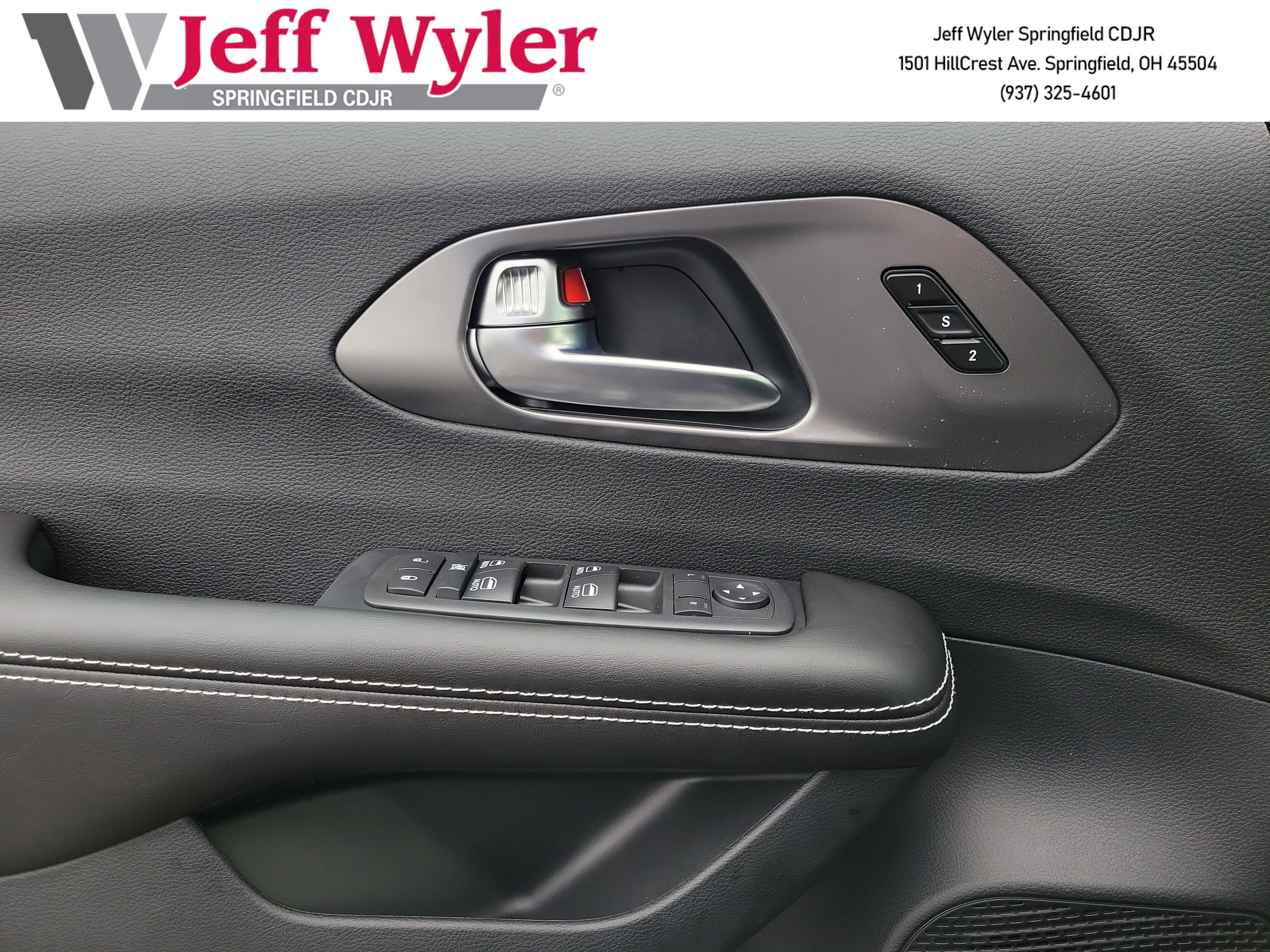 New 2026 Chrysler Pacifica Select w/ S Appearance Package FWD image 14