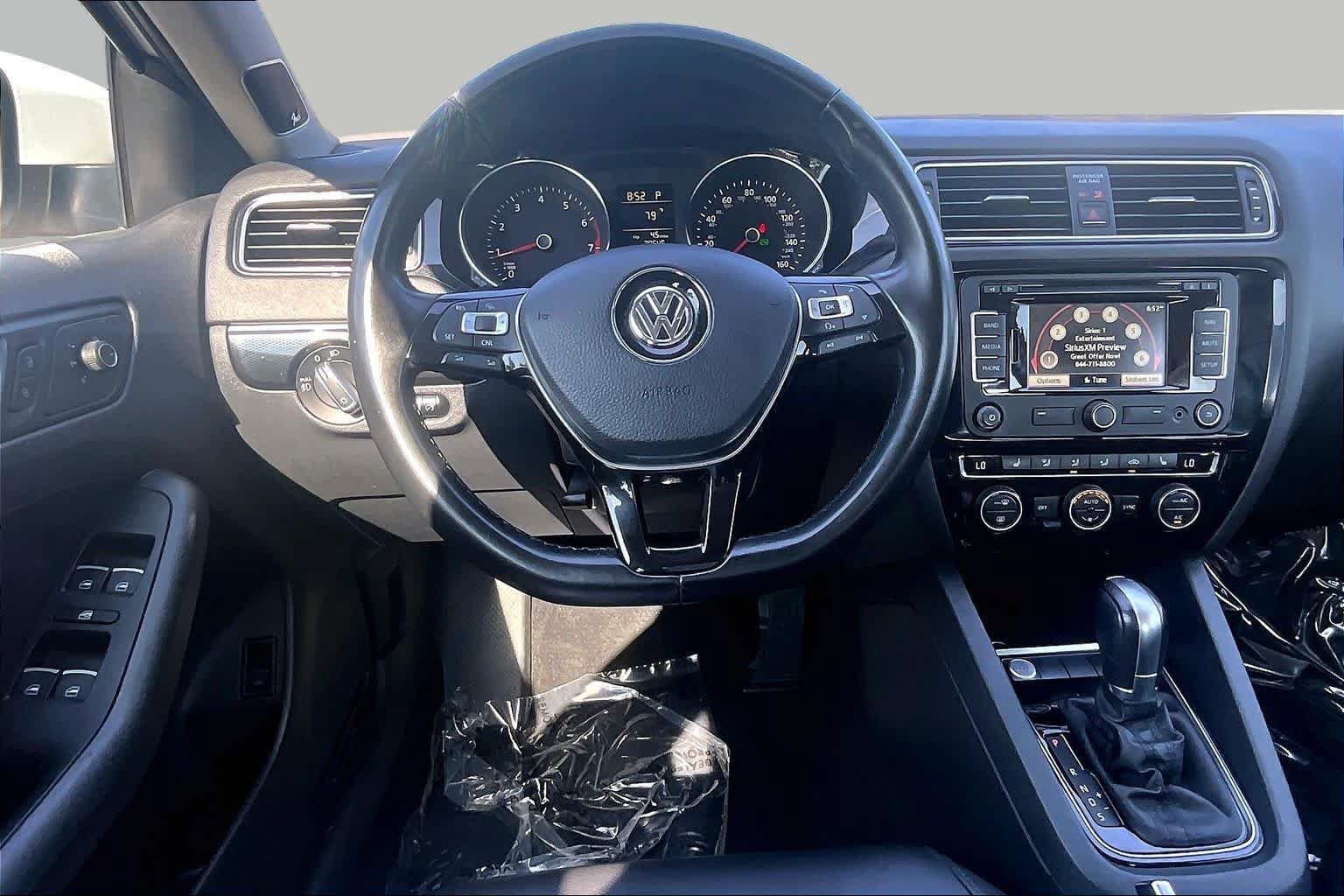 Used 2015 Volkswagen Jetta SEL FWD image 6