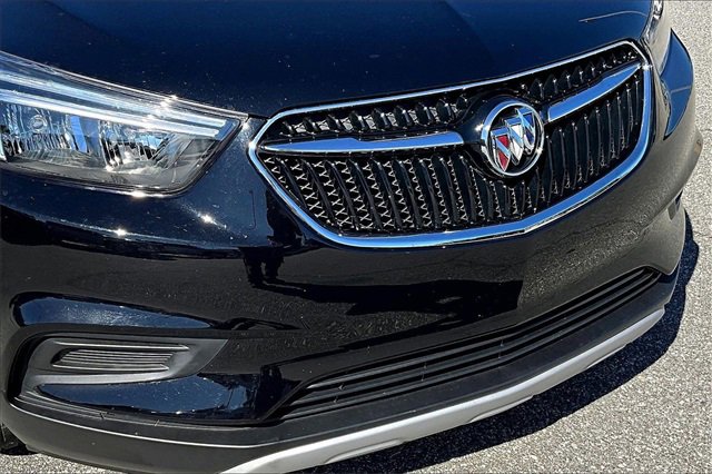 Used 2022 Buick Encore Preferred w/ Safety Package image 32