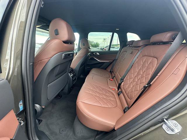 New 2026 BMW X5 xDrive40i w/ M Sport Package AWD/4WD image 5