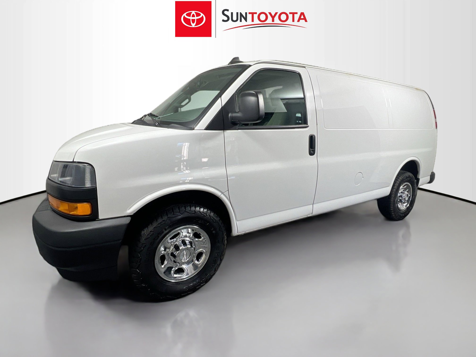 Used 2019 Chevrolet Express 2500 w/ Driver Convenience Package image 9