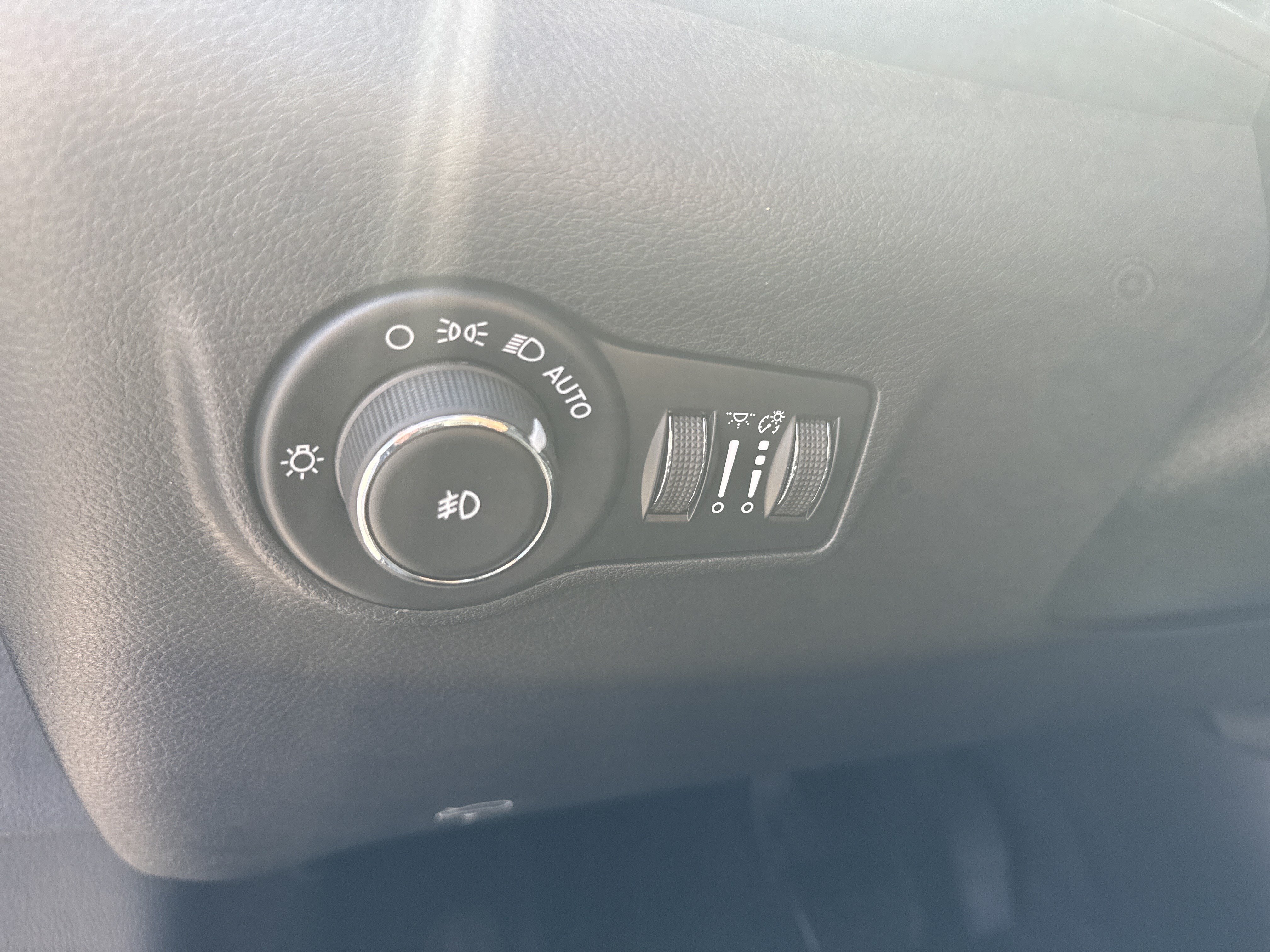 New 2026 Jeep Compass Latitude AWD/4WD image 30