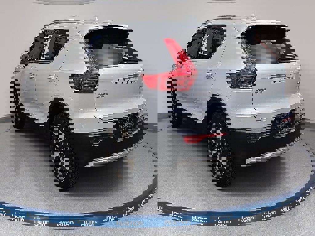Used 2023 Volvo XC40 B5 Plus w/ Protection Package Premier image 8