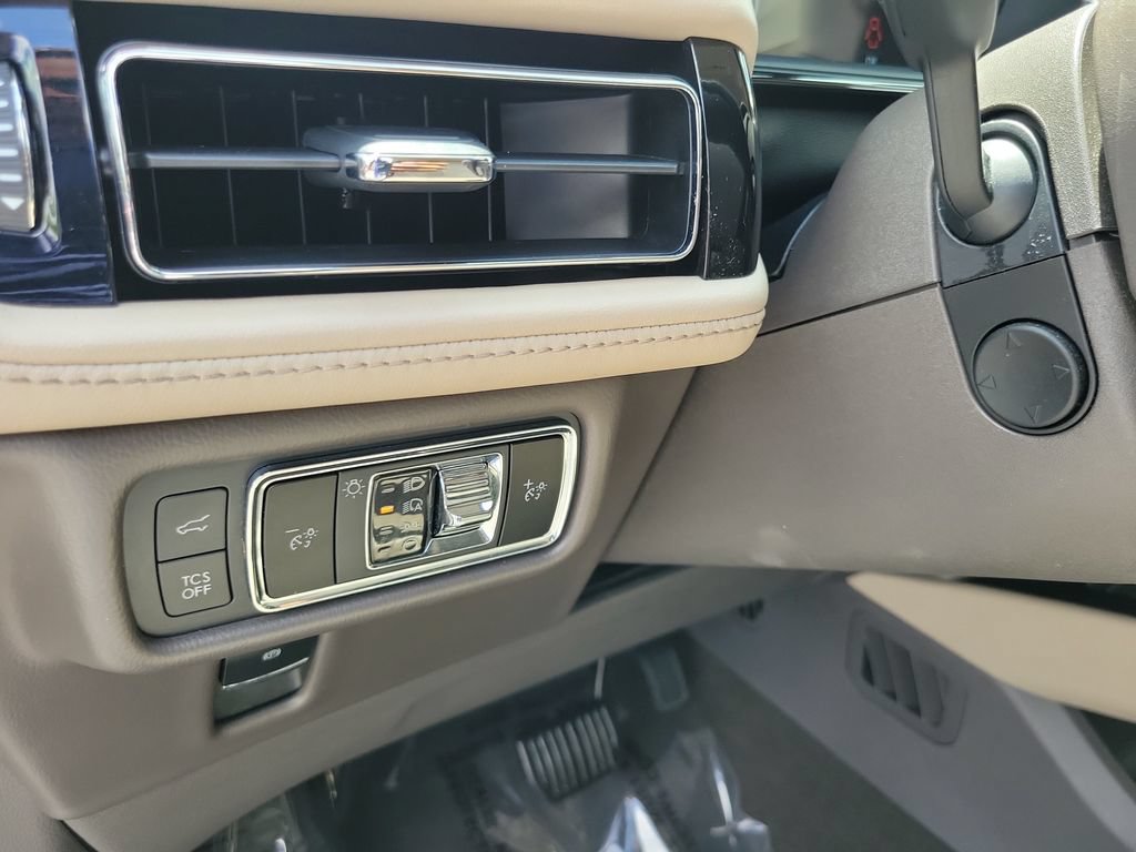Certified 2022 Lincoln Nautilus FWD w/ Premium Package image 19
