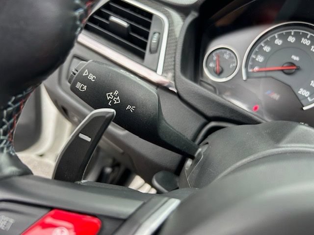 Used 2017 BMW M4 Convertible RWD image 30
