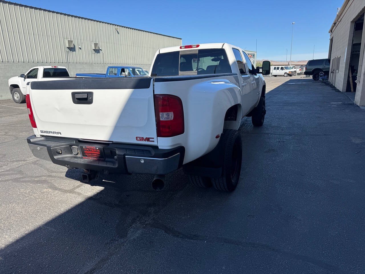 Used 2007 GMC Sierra 3500 SLT w/ Entertainment Package AWD/4WD image 8