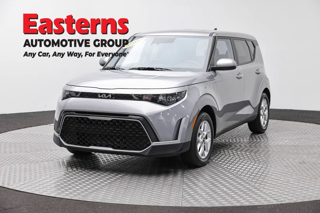 Used 2025 Kia Soul LX w/ LX Technology Package