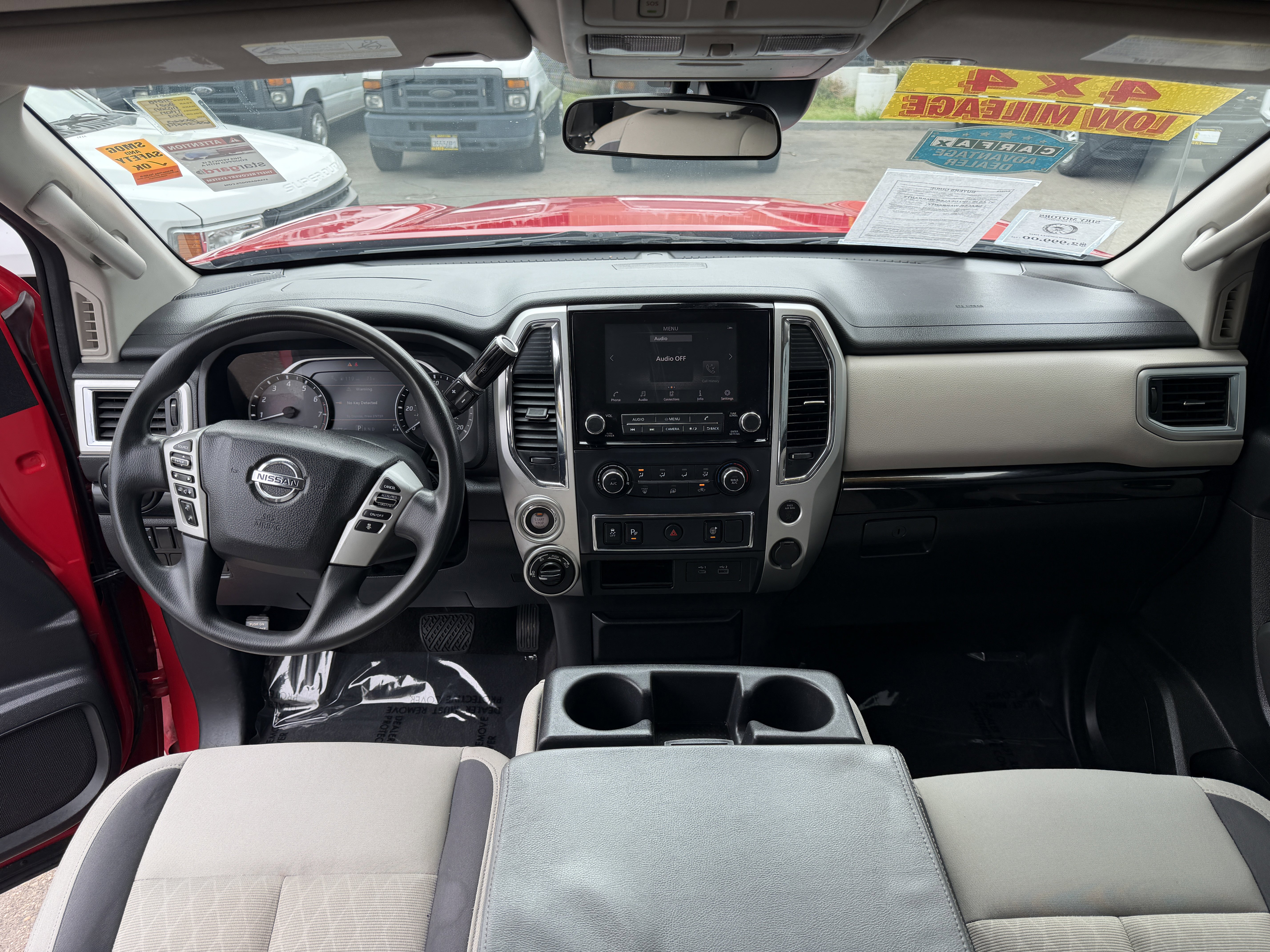 Used 2021 Nissan Titan SV w/ Accessory Utility Package image 17