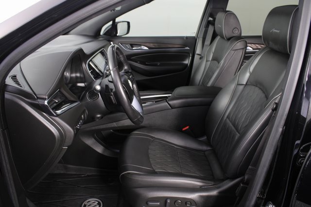Used 2023 Buick Enclave Avenir w/ Avenir Technology Package image 17