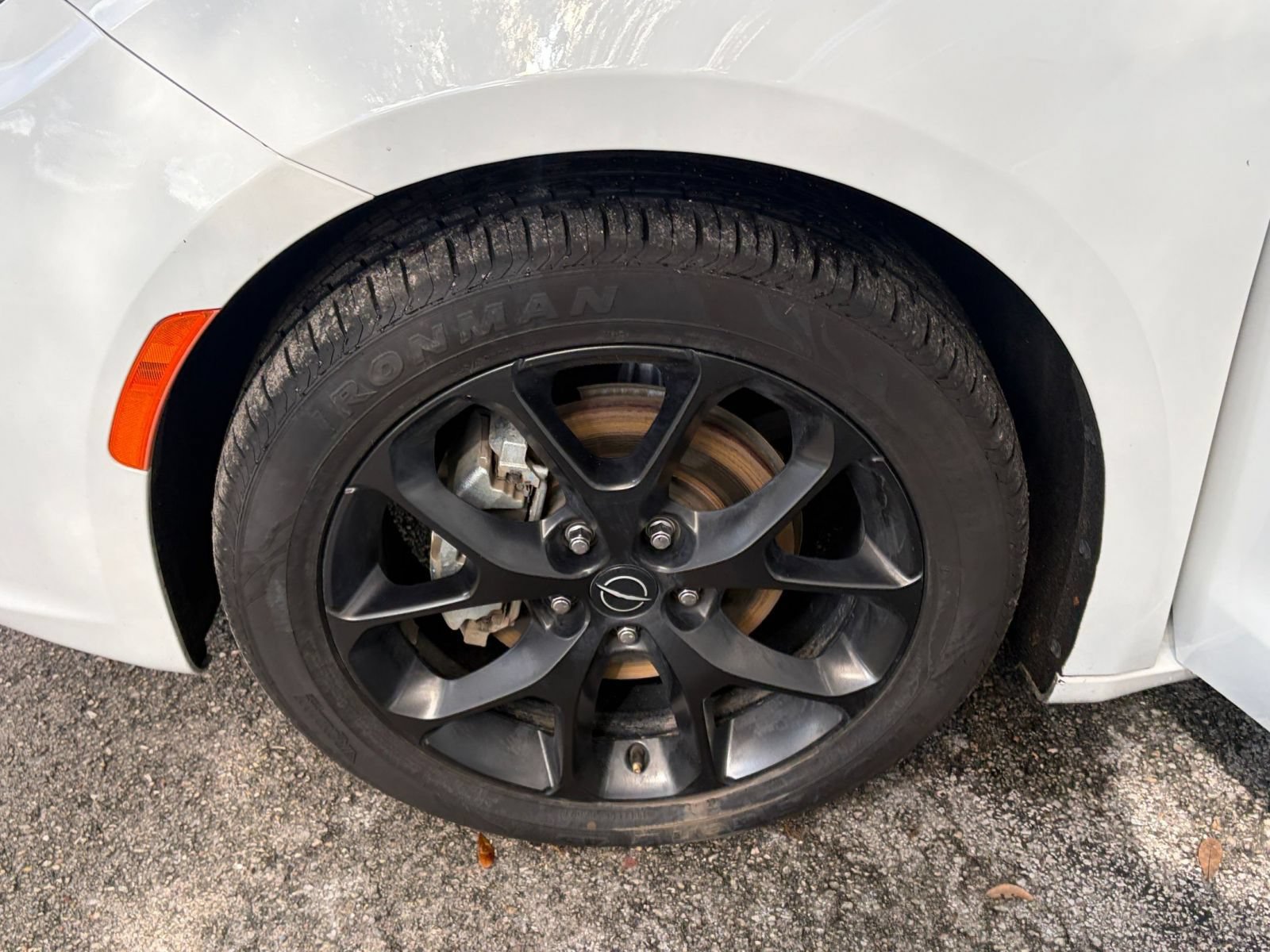 Used 2025 Chrysler Pacifica Limited FWD image 31
