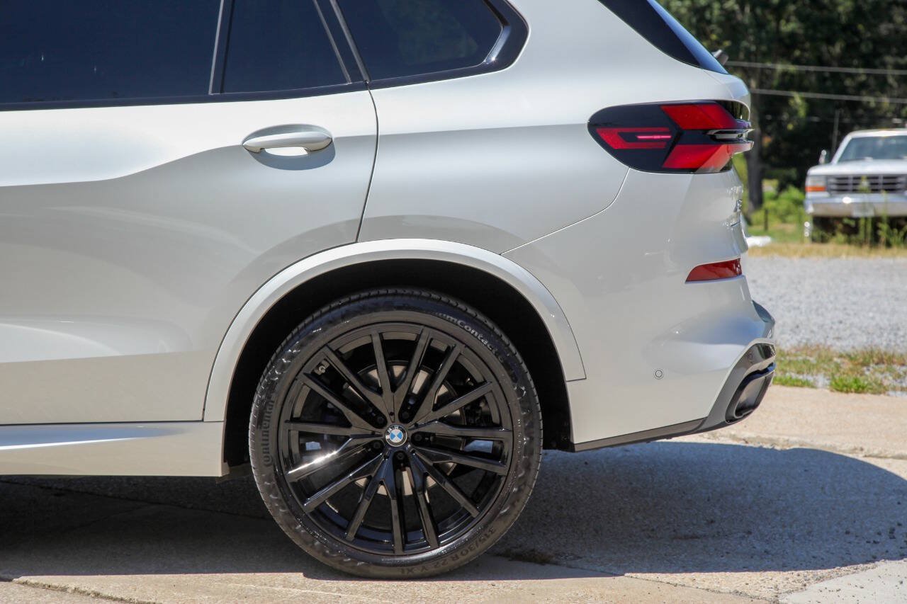 Used 2024 BMW X5 sDrive40i w/ M Sport Package RWD image 12